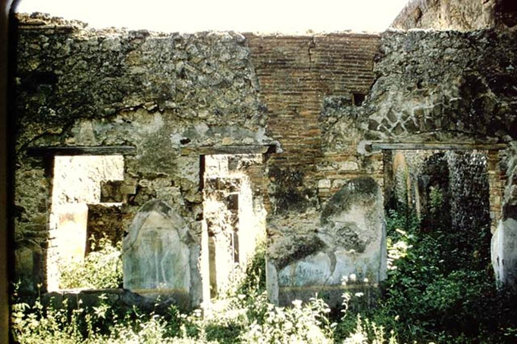 VII.9.27/40 Pompeii. 1959. Looking south across garden area, visible through a wide opening in the rear room of the shop. On either side of the doorway is a window, on the left overlookingthe garden from a cubiculum, on the right from the tablinum. Photo by Stanley A. Jashemski.
Source: The Wilhelmina and Stanley A. Jashemski archive in the University of Maryland Library, Special Collections (See collection page) and made available under the Creative Commons Attribution-Non Commercial License v.4. See Licence and use details.
J59f0387

