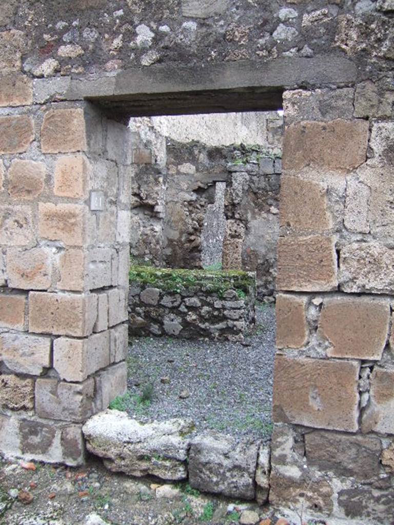 VII.9.41 Pompeii. December 2005. Entrance doorway.