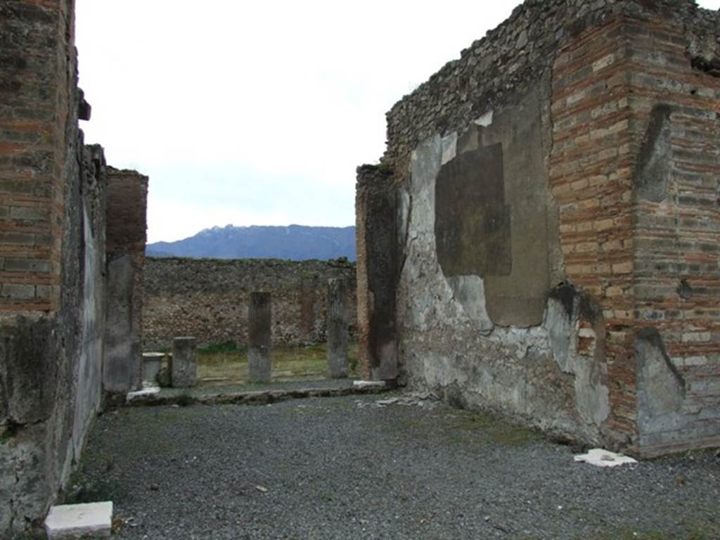 VII.9.47 Pompeii.  March 2009.  Room 6. Tablinum.  Looking south to garden area.