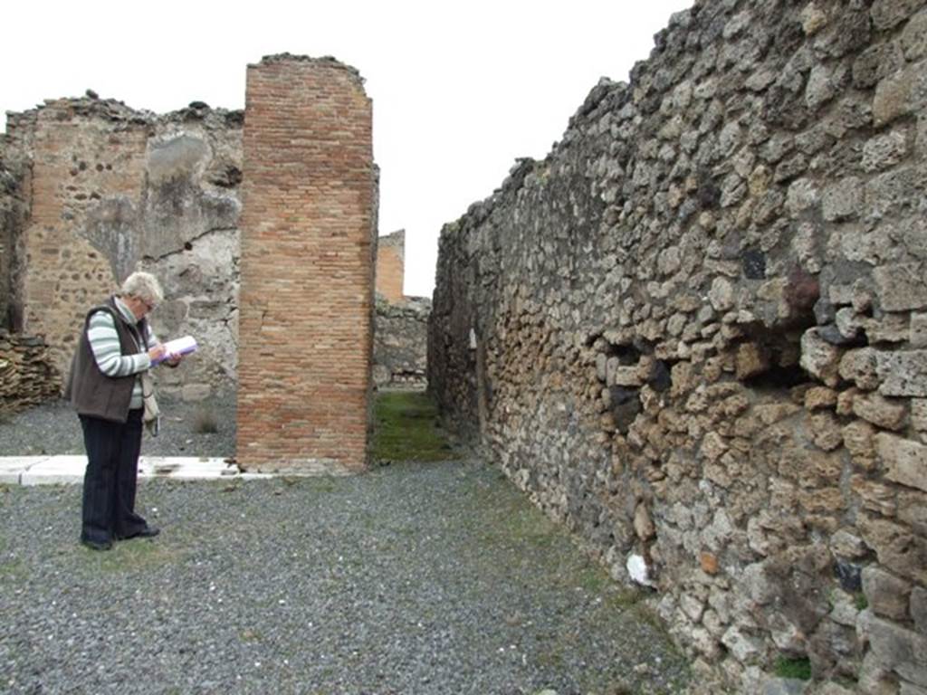 VII.9.47 Pompeii.  March 2009.  North east corner of Portico area.


