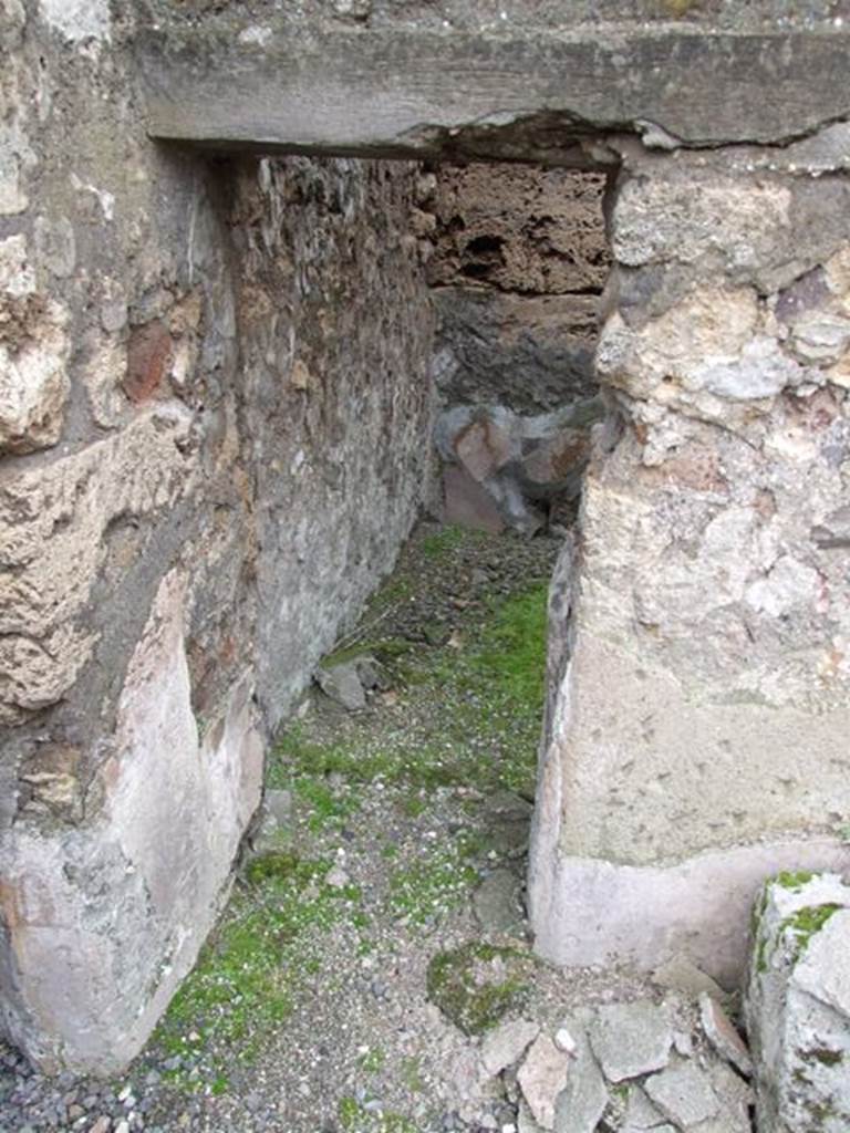 VII.10.9 Pompeii.  March 2009.  Doorway to Cubiculum.