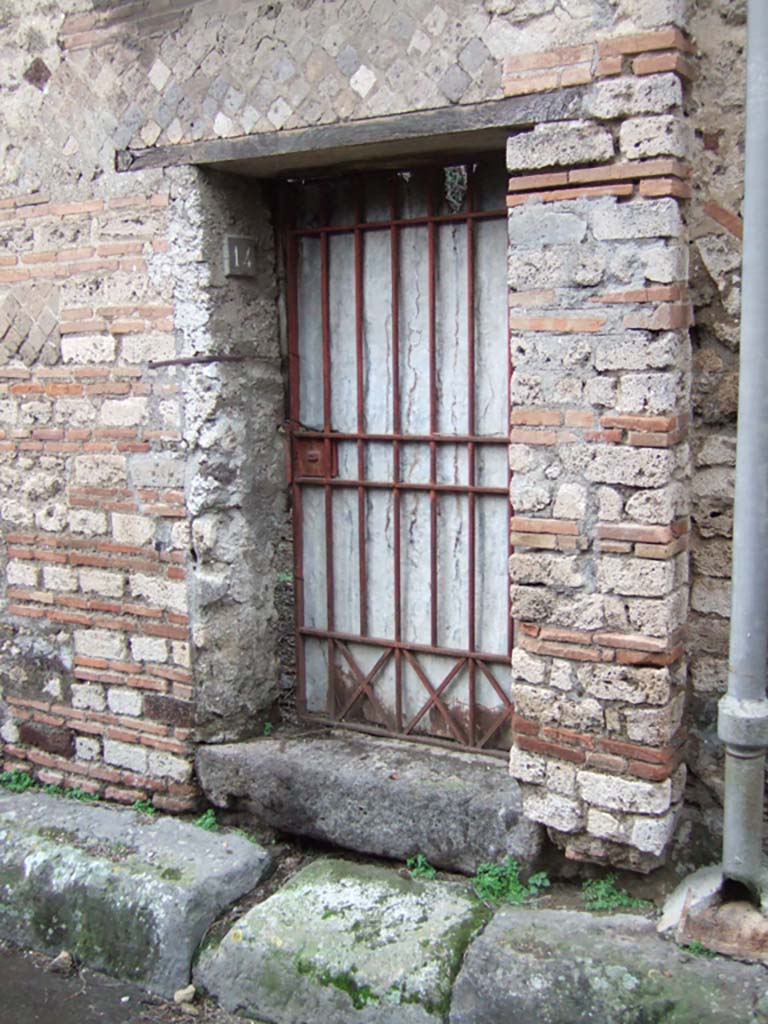 VII.10.14 Pompeii. December 2005.  Garden entrance.  