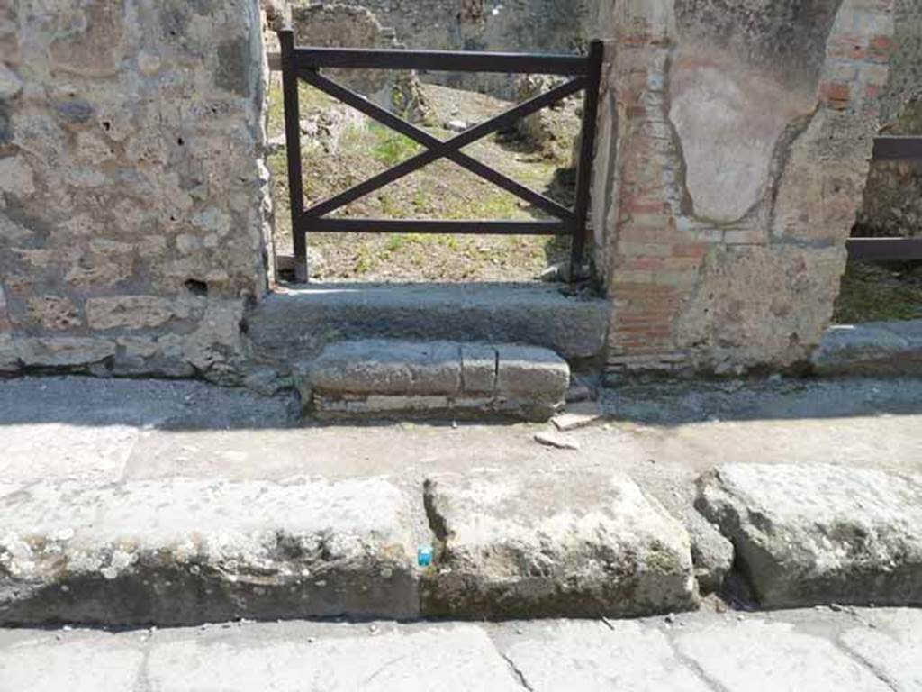 VII.11.3 Pompeii. May 2010. Entrance step.