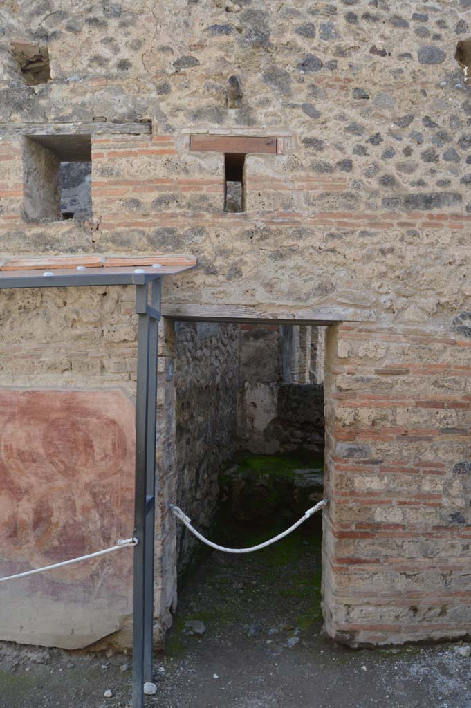 VII.11.12, Pompeii. December 2018. Entrance doorway. Photo courtesy of Aude Durand.