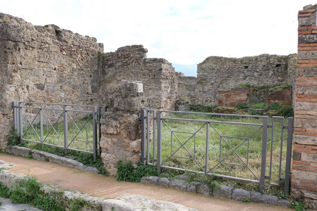 VII.12.2 Pompeii on left and VII.12.1 on right. December 2018. 
Looking south-east towards entrances. Photo courtesy of Aude Durand.



