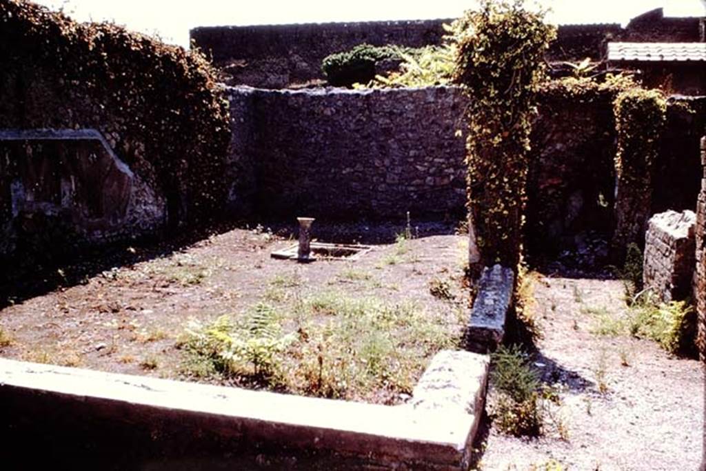 VII.12.3 Pompeii. 1966. Looking west across peristyle garden. Photo by Stanley A. Jashemski.
Source: The Wilhelmina and Stanley A. Jashemski archive in the University of Maryland Library, Special Collections (See collection page) and made available under the Creative Commons Attribution-Non Commercial License v.4. See Licence and use details. Jmit0001

