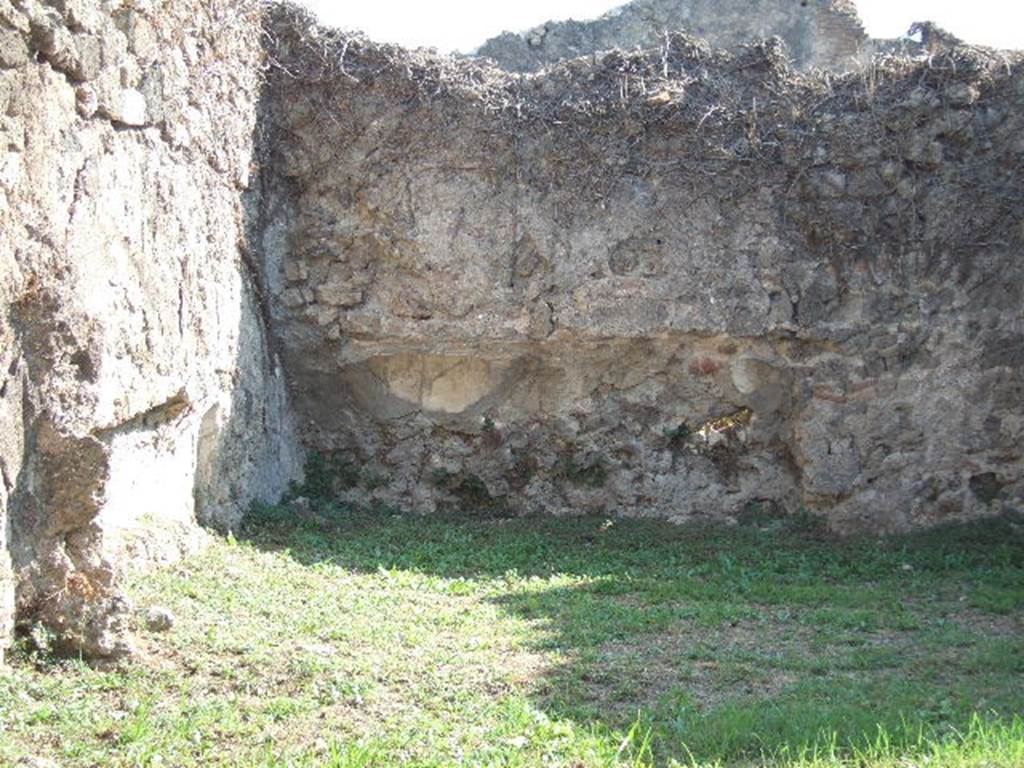 VII.12.12 Pompeii. September 2005. South-east corner of biclinium.