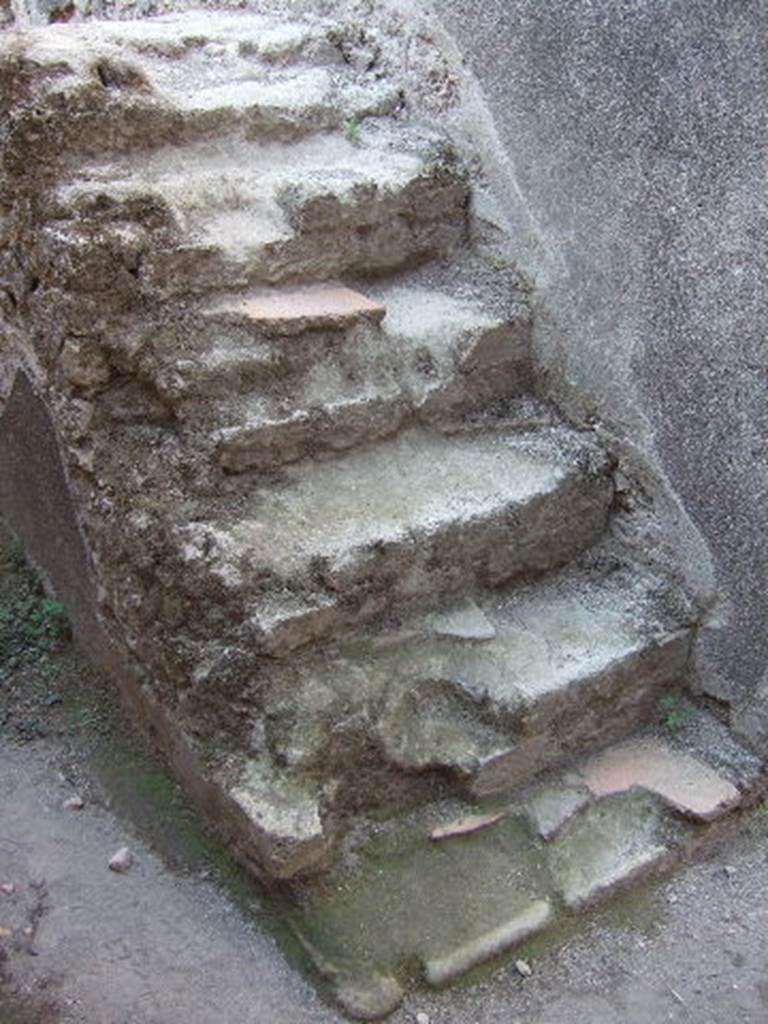 VII.12.16 Pompeii. September 2005. Steps to upper floor.

