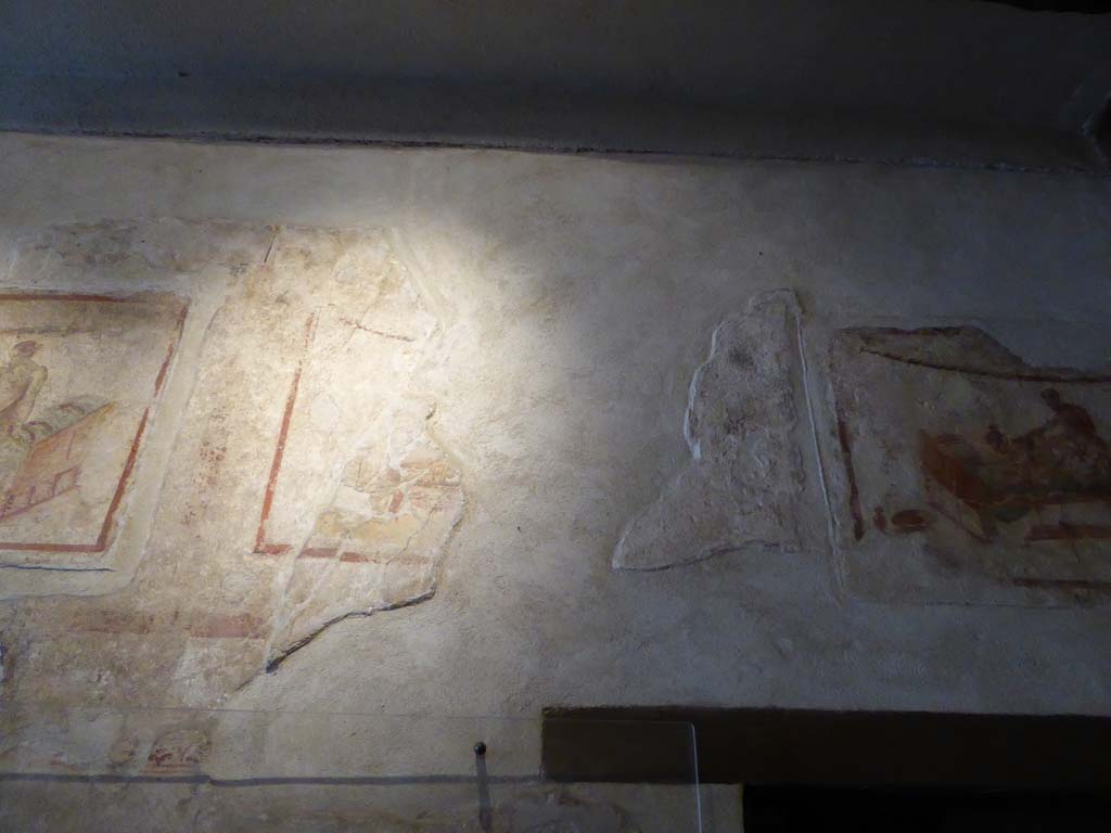 VII.12.18 Pompeii. December 2018. Remains of erotic wall painting on frieze. Photo courtesy of Aude Durand.