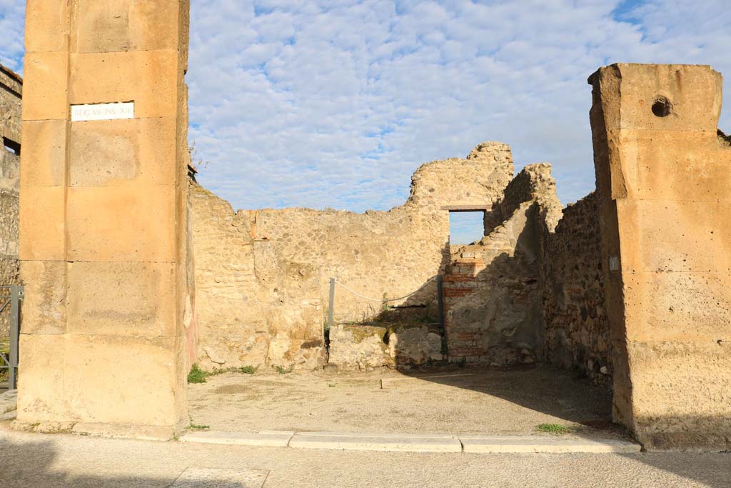 VII.13.1, Pompeii. December 2018. Looking north to shop entrance doorway. Photo courtesy of Aude Durand.