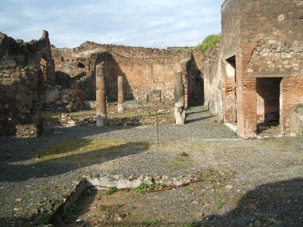 VII.13.4 Pompeii. September 2004.  Looking north across atrium and impluvium.

