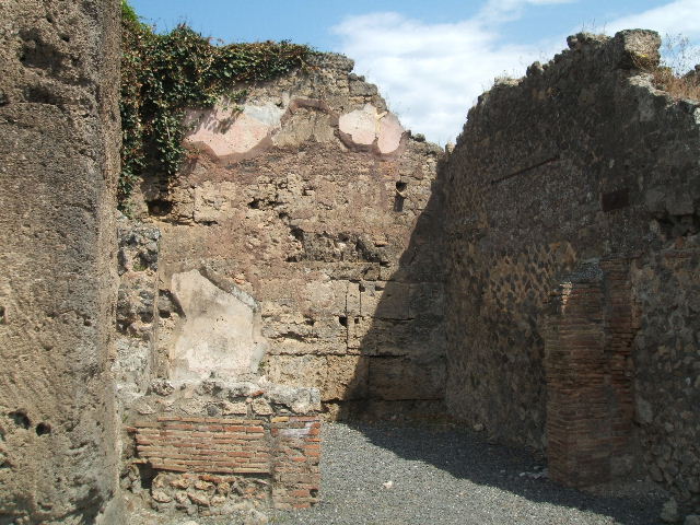 VII.14.3 Pompeii. May 2005. Looking north to doorway to rear room.