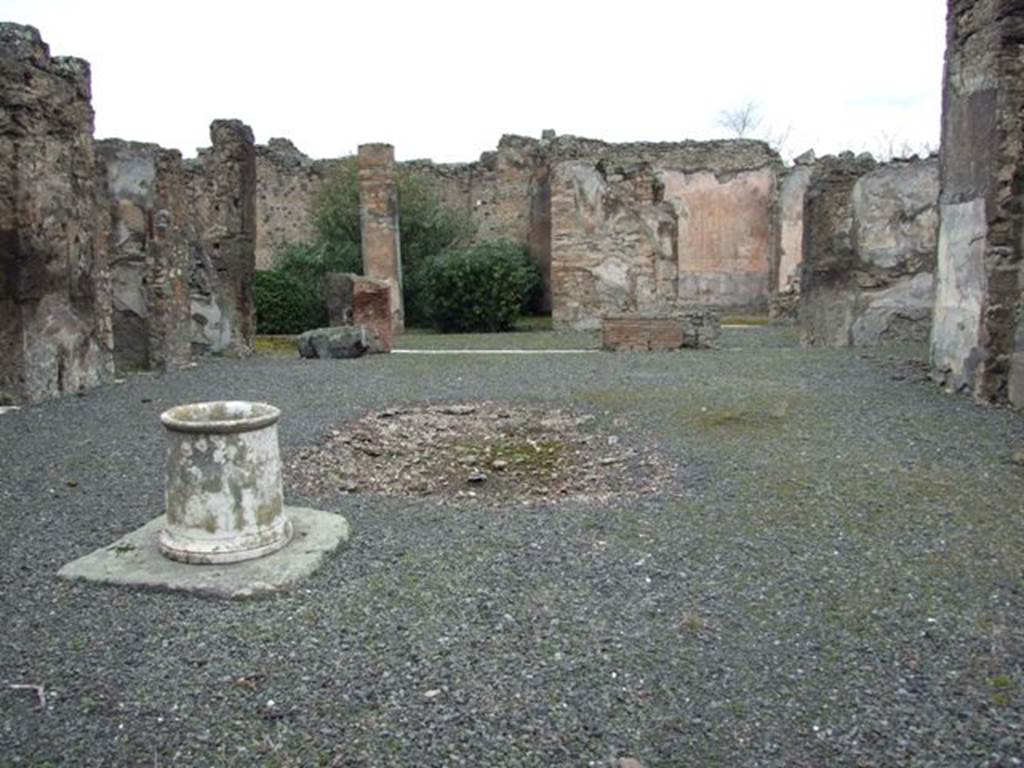 VII.14.5 Pompeii.  March 2009. Floor at end of Fauces, remains of door pivots, and floor of atrium.