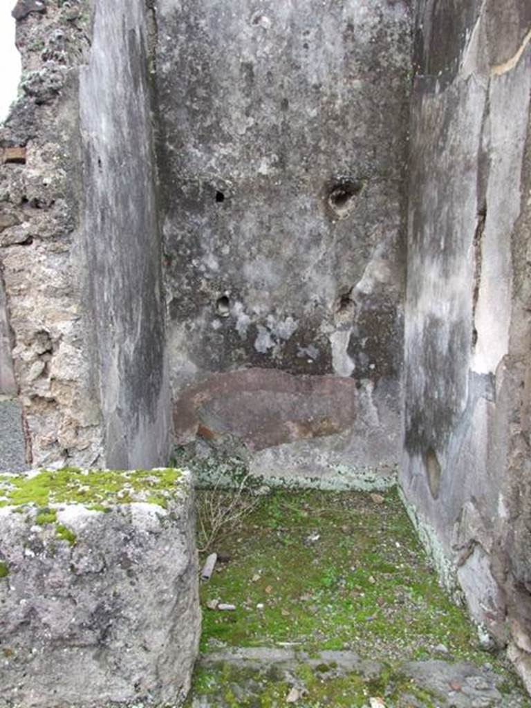 VII.14.5 Pompeii.  March 2009. Small room or cupboard on west side of entrance fauces.
