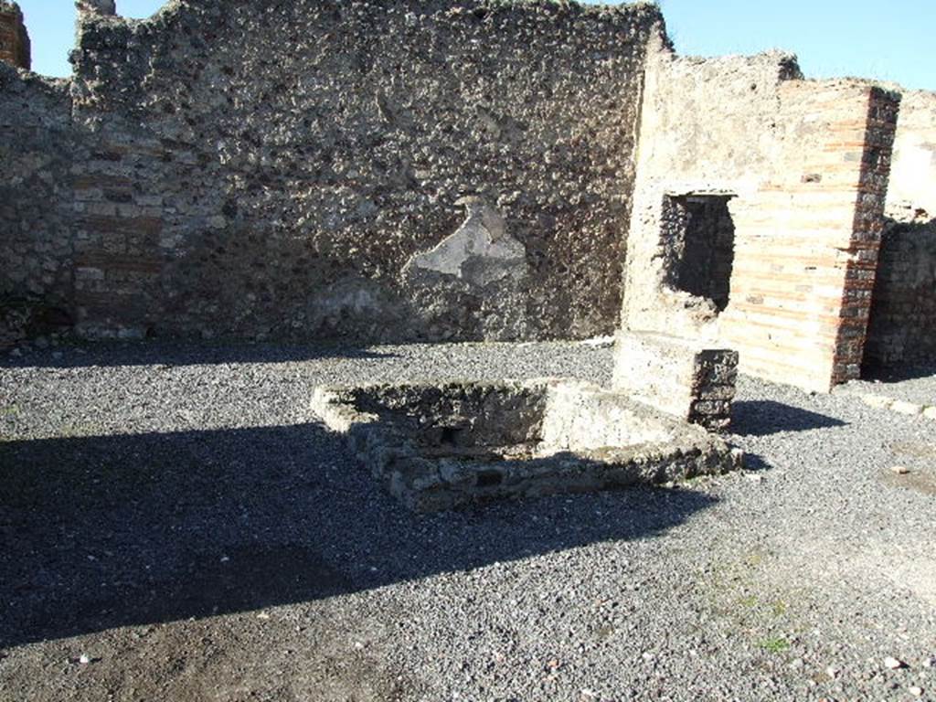 VII.14.15 Pompeii. December 2006. Looking west across atrium, from end of entrance corridor.
