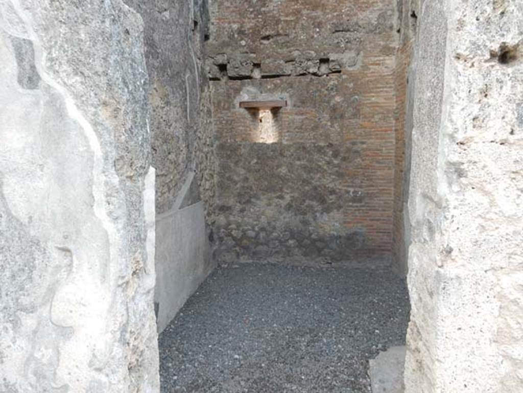 VII.15.1 Pompeii.  December 2007.  Cubiculum on east side of entrance.
