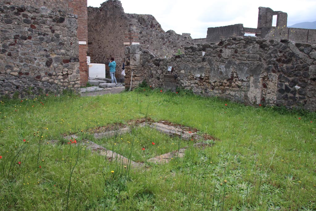 VII.16.12 Pompeii. May 2024. Looking towards entrance doorway in south-east corner of atrium. Photo courtesy of Klaus Heese.