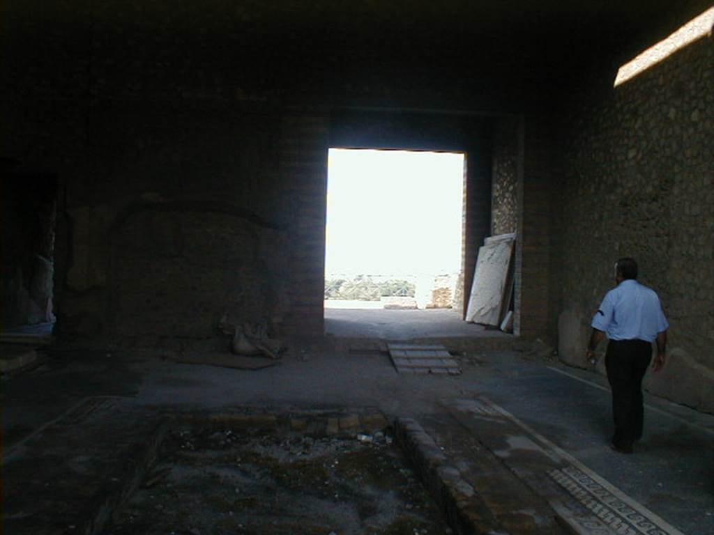 VII.16.22 Pompeii. October 2018. 
Corridor 16 in west wall of atrium, looking towards portico and terrace.
Foto Annette Haug, ERC Grant 681269 DÉCOR.

