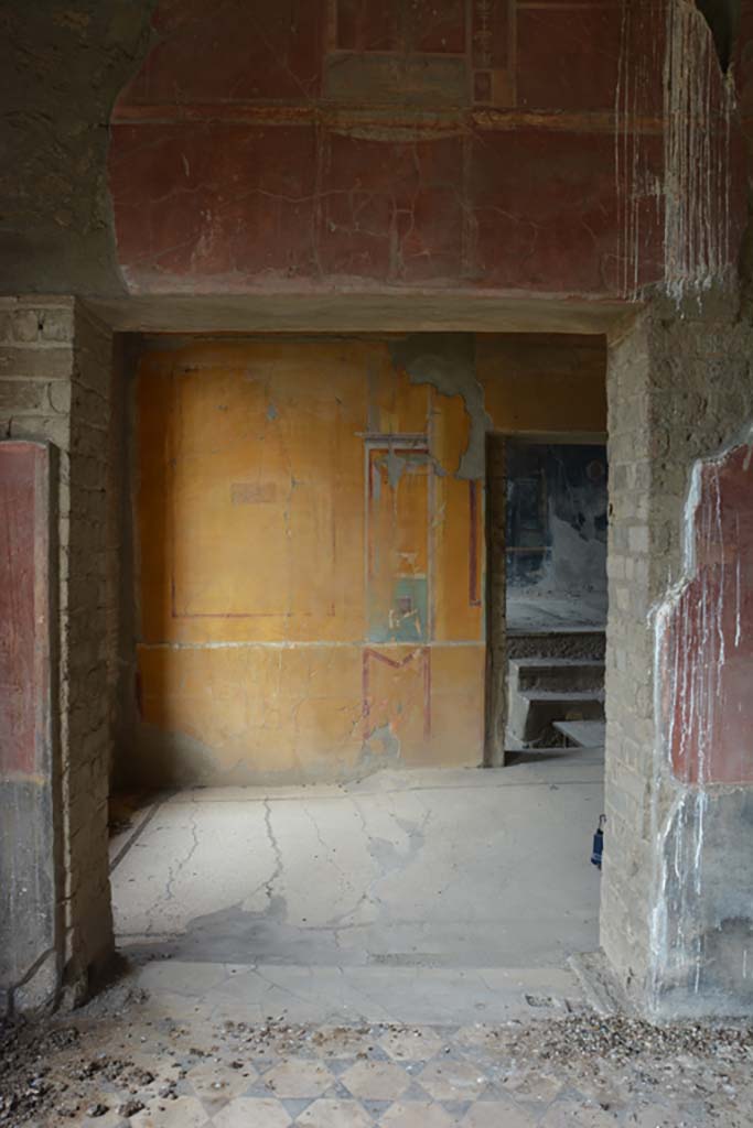 VII.16.22 Pompeii. October 2018. Oecus 48, looking north through doorway into room 47.
Foto Annette Haug, ERC Grant 681269 DÉCOR.

