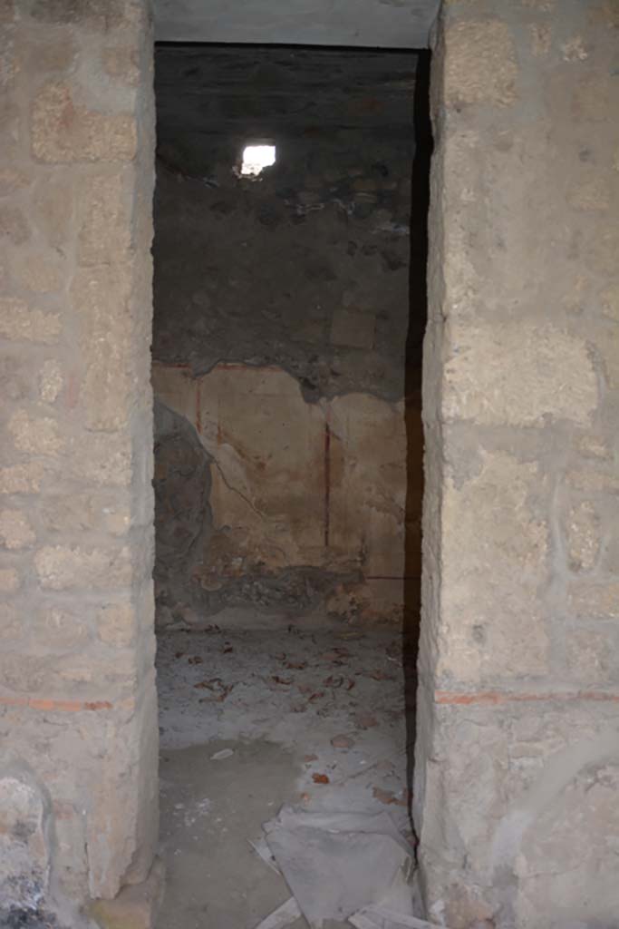 VII.16.17-22 Pompeii. October 2018. Room 3, looking south through doorway from portico (2).
Foto Annette Haug, ERC Grant 681269 DÉCOR.
