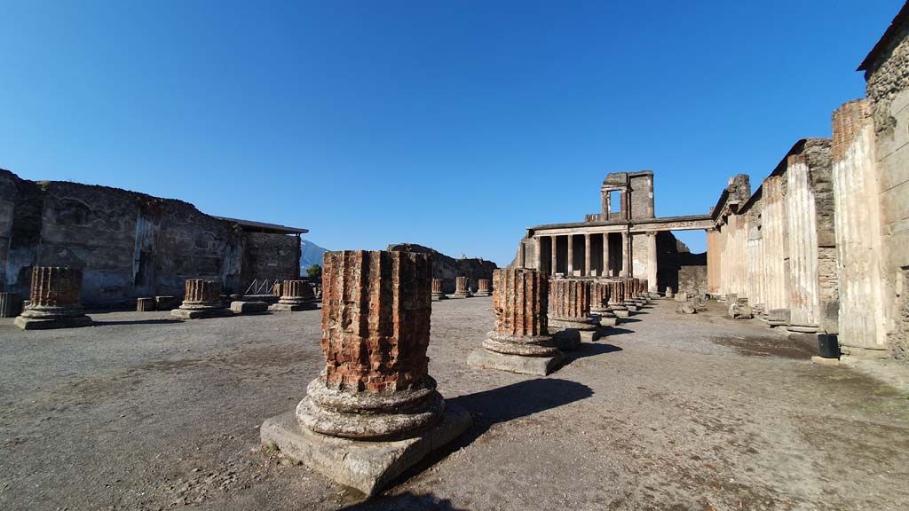 VIII.1.1 Pompeii. July 2021. Looking west along north corridor.
Foto Annette Haug, ERC Grant 681269 DÉCOR.

