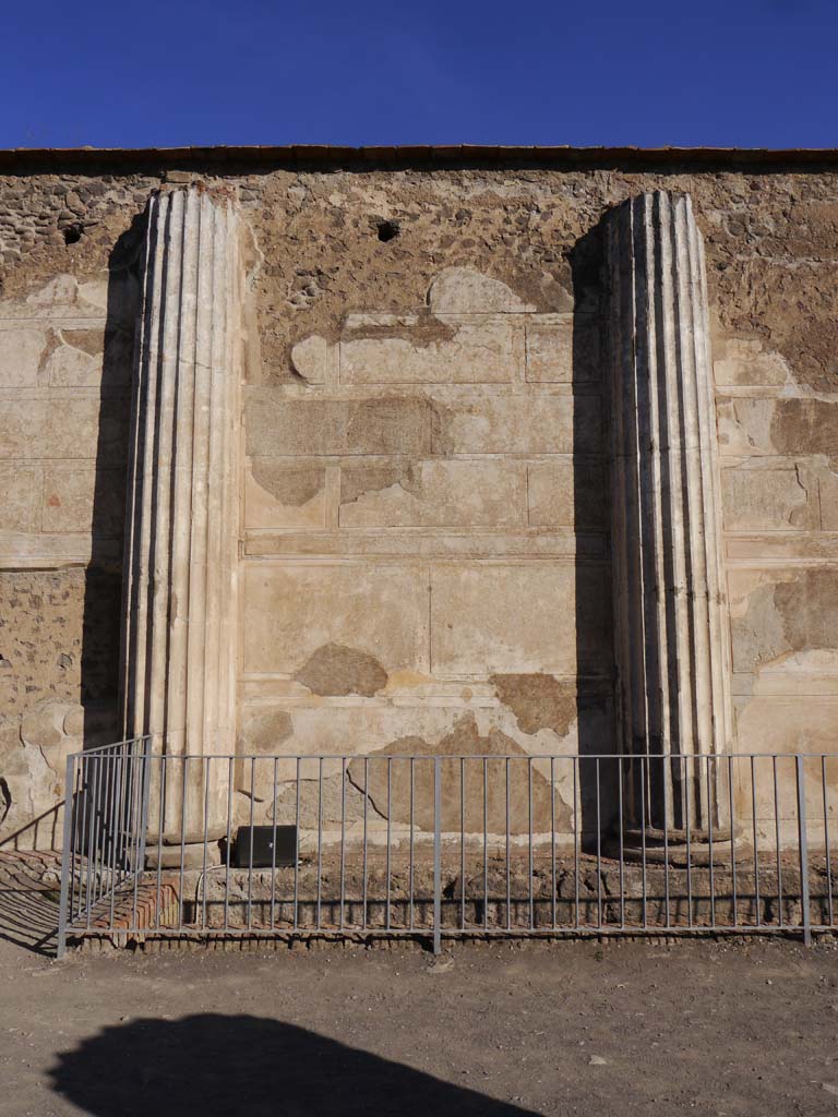 VIII.1.1 Pompeii, Basilica. September 2018. Looking towards north wall.
Foto Anne Kleineberg, ERC Grant 681269 DÉCOR.

