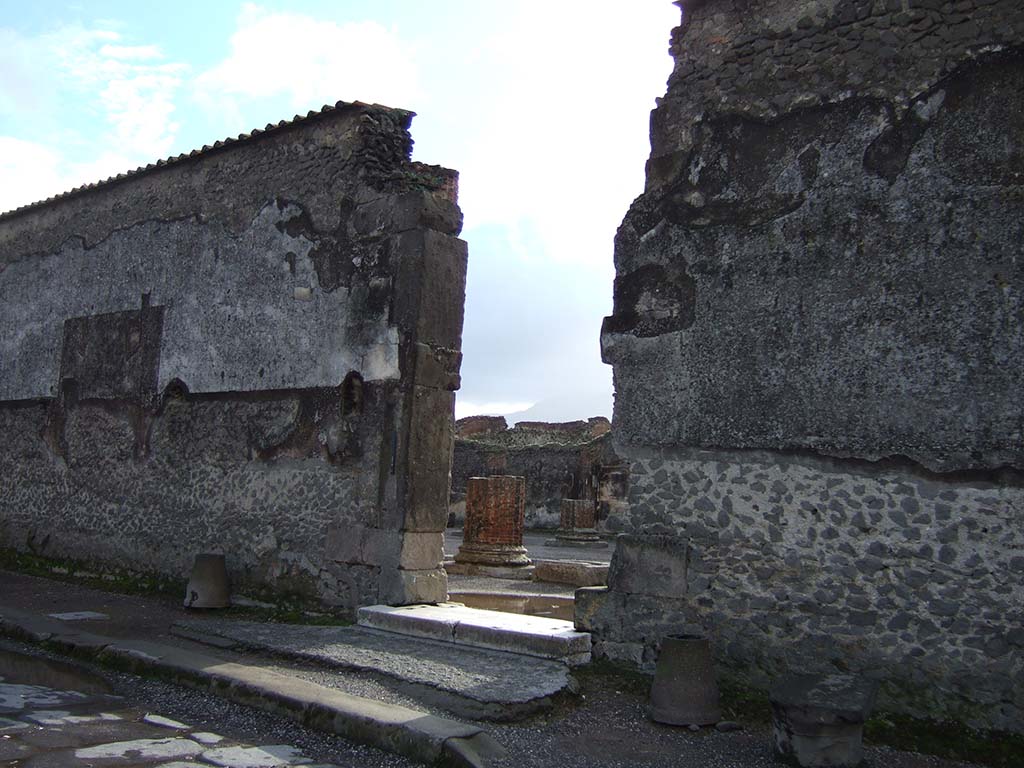 VIII.1.2 Pompeii. December 2005. Via Marina entrance doorway to Basilica.
