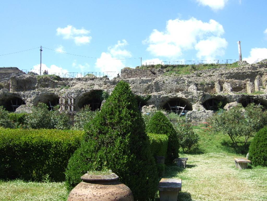 VIII.1.3 Pompeii.  May 2006.  Rear of Temple of Venus.  