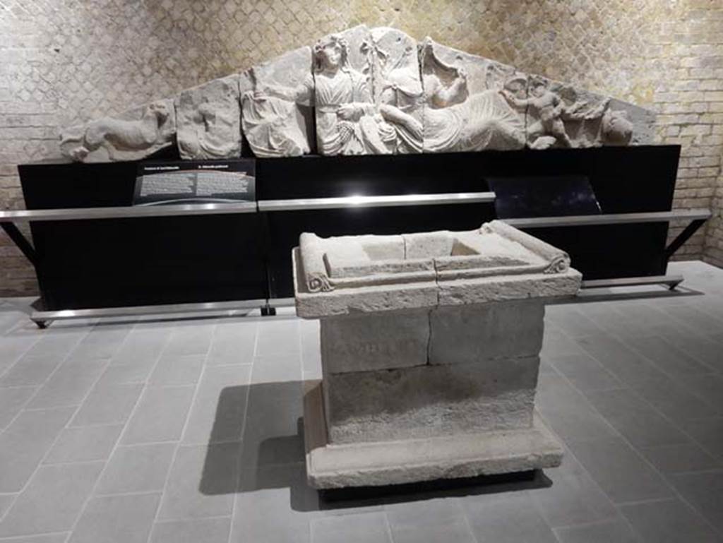 Tempio dionisiaco in localit SantAbbondio di Pompei. May 2018. Pediment and altar on display in Antiquarium.
Photo courtesy of Buzz Ferebee.
