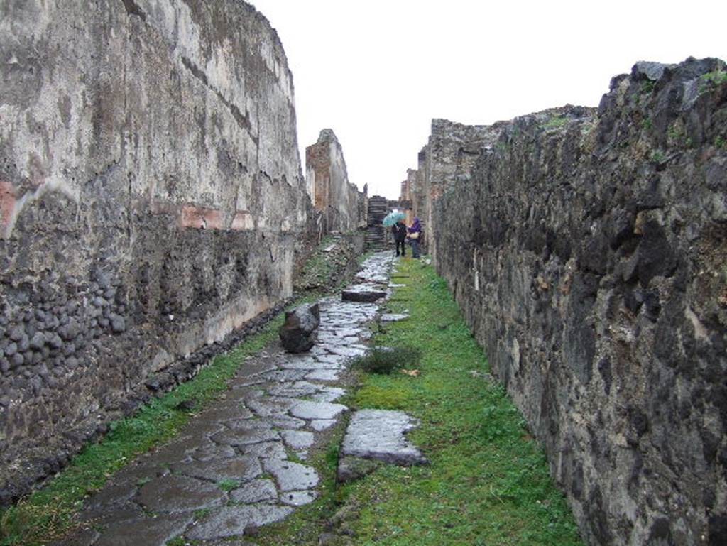 Via Championnet from VIII.1.5, Pompeii. December 2005. Looking east. VIII.2.1 on right.

