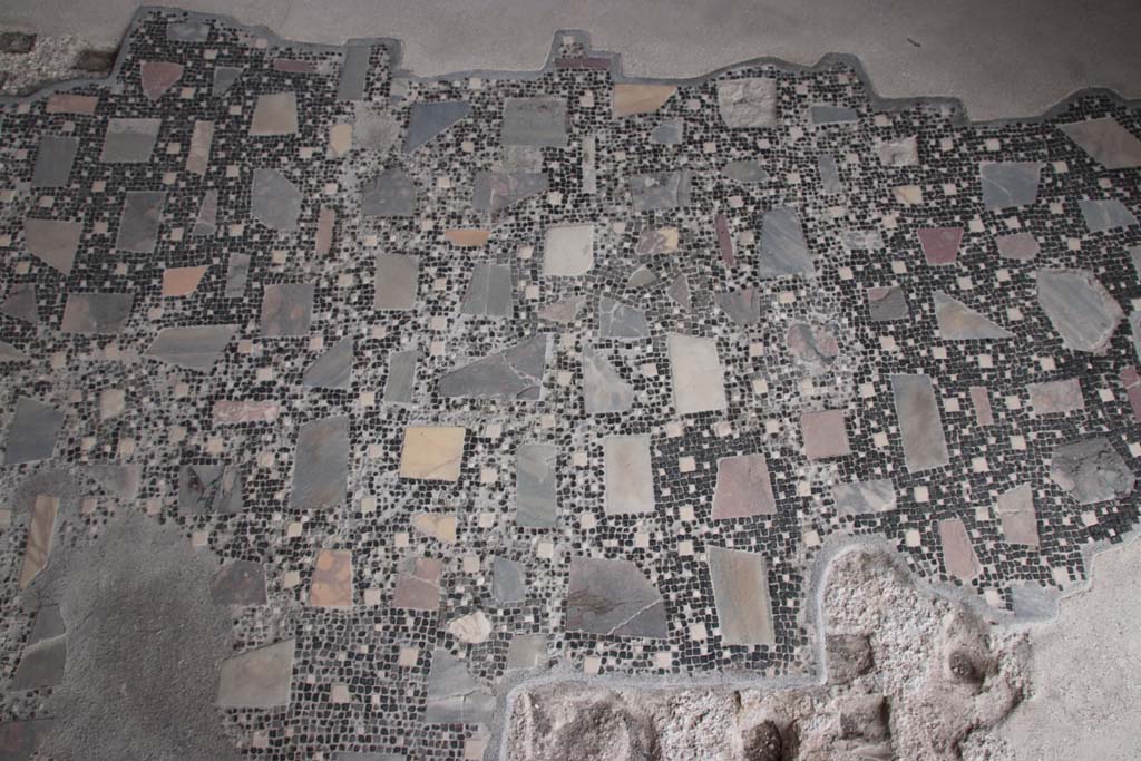 VIII.2.1 Pompeii. May 2018. Detail of flooring in atrium. Photo courtesy of Buzz Ferebee.