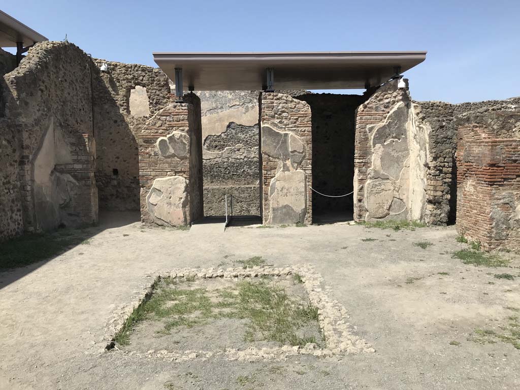 VIII.2.3 Pompeii. May 2018. Rooms on north side of atrium.
Doorway to cubiculum, on left, entrance corridor, cubiculum on east of entrance corridor, and to cubiculum in north-east corner on east side of atrium, on right.
Photo courtesy of Buzz Ferebee.
