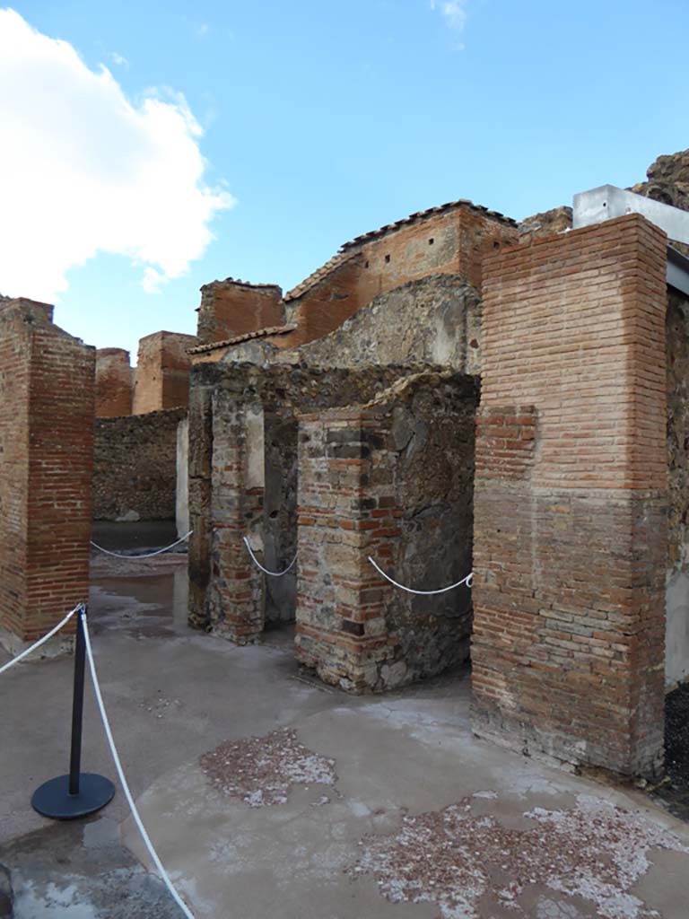 VIII.2.13 Pompeii. January 2017. North-west corner of atrium.
Foto Annette Haug, ERC Grant 681269 DÉCOR.
