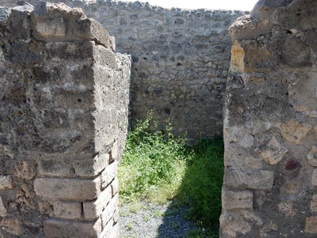 VIII.2.13 Pompeii. May 2018. 
Doorway to one (on west side) of three rear rooms on south side of garden area. This may have been a latrine. Photo courtesy of Buzz Ferebee.


