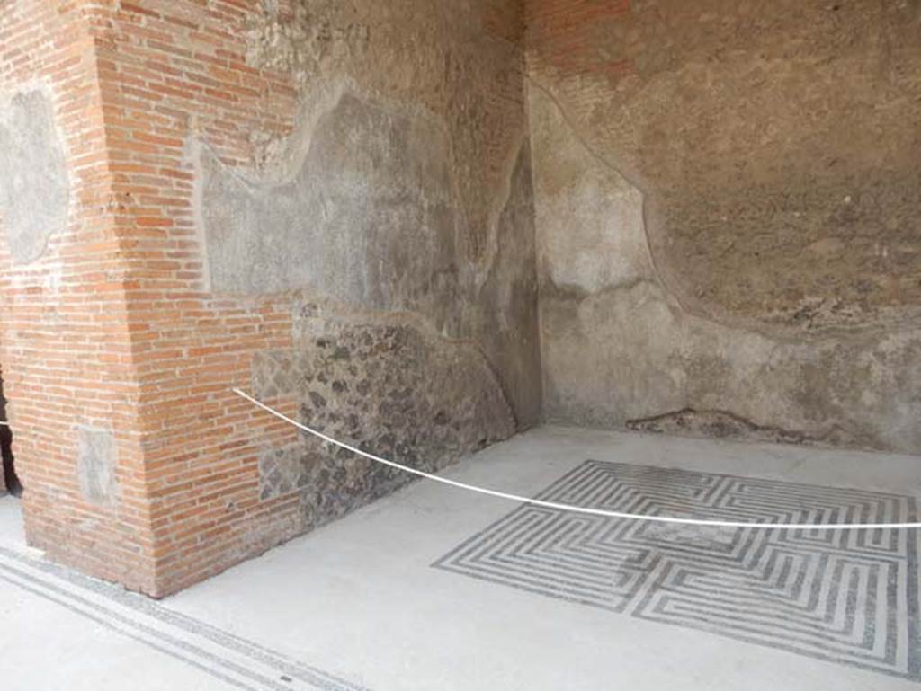 VIII.2.16 Pompeii. May 2017.  Ala on south side of atrium, looking south across mosaic floor with central motif.  Photo courtesy of Buzz Ferebee.
