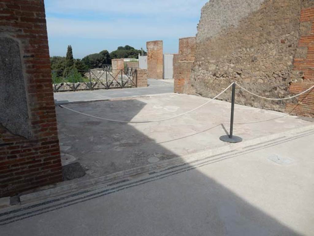 VIII.2.16 Pompeii. May 2018. Looking west across to the view of the Sorrentine Peninsula, from room on south side. Photo courtesy of Buzz Ferebee.
