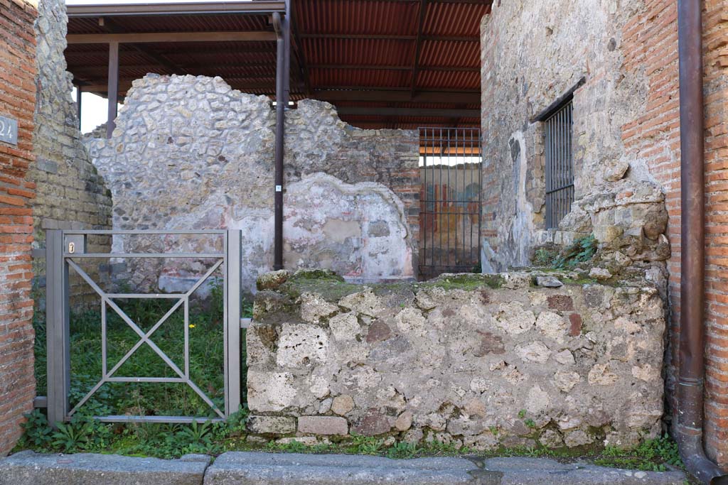 VIII.2.24 Pompeii. December 2018. Looking south to entrance doorway. Photo courtesy of Aude Durand.