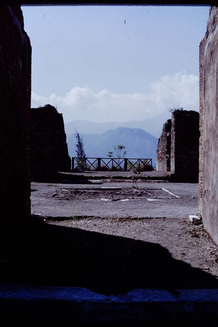 VIII.2.30 Pompeii. 1968. Entrance doorway, looking south across atrium. Photo by Stanley A. Jashemski.
Source: The Wilhelmina and Stanley A. Jashemski archive in the University of Maryland Library, Special Collections (See collection page) and made available under the Creative Commons Attribution-Non Commercial License v.4. See Licence and use details.
J68f1062
