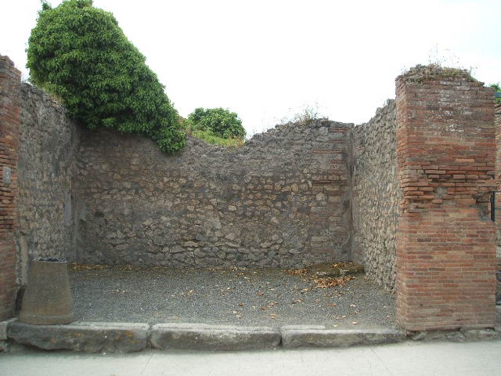 VIII.3.5 Pompeii. May 2005. Entrance.