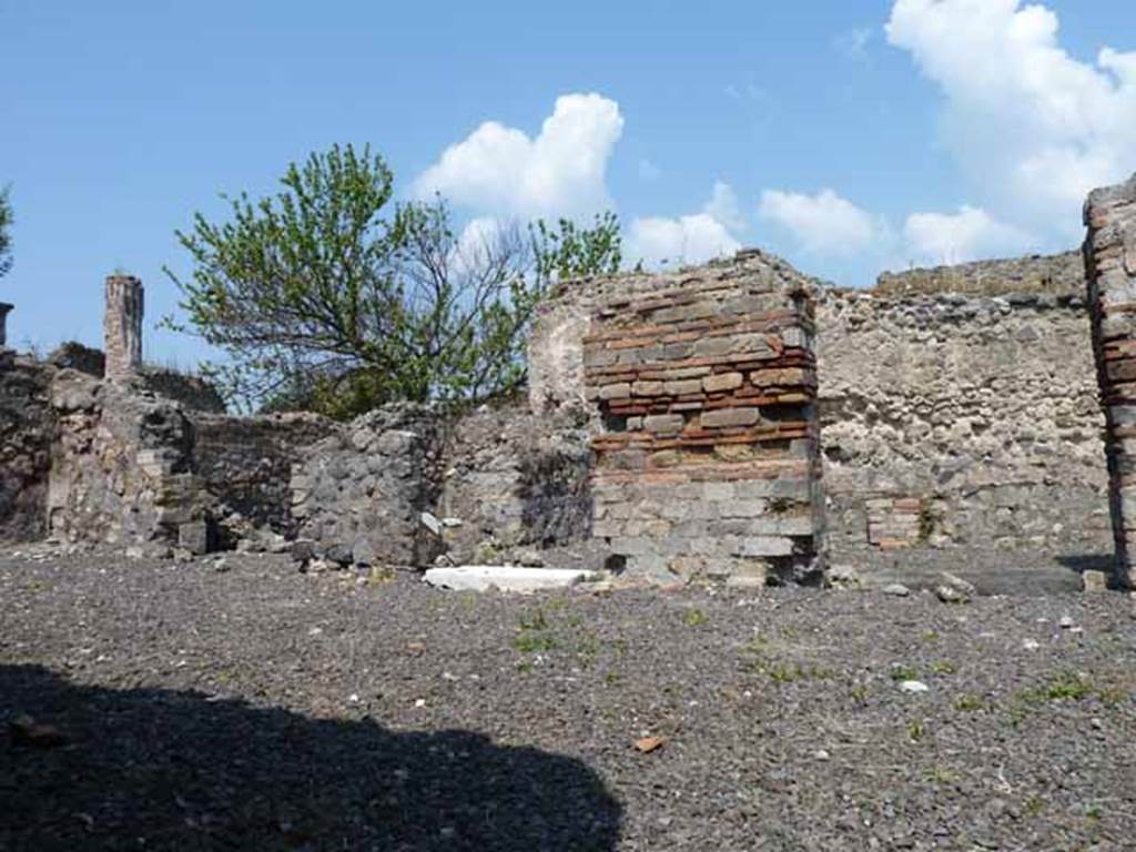 VIII.3.15 Pompeii. May 2010. Looking north to entrance to triclinium 4, passage to garden area, and entrance to south portico of garden.