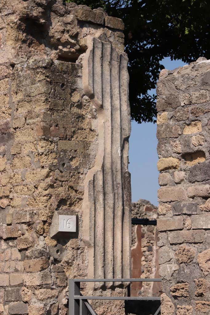 VIII.3.16, Pompeii. September 2021. 
Entrance doorway with detail of stuccoed column from wall of peristyle. Photo courtesy of Klaus Heese.
