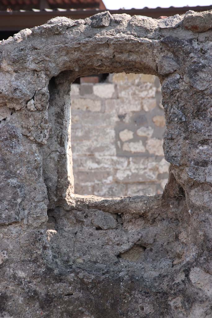 VIII.3.18/16 Pompeii. September 2021. Window in south wall. Photo courtesy of Klaus Heese.
