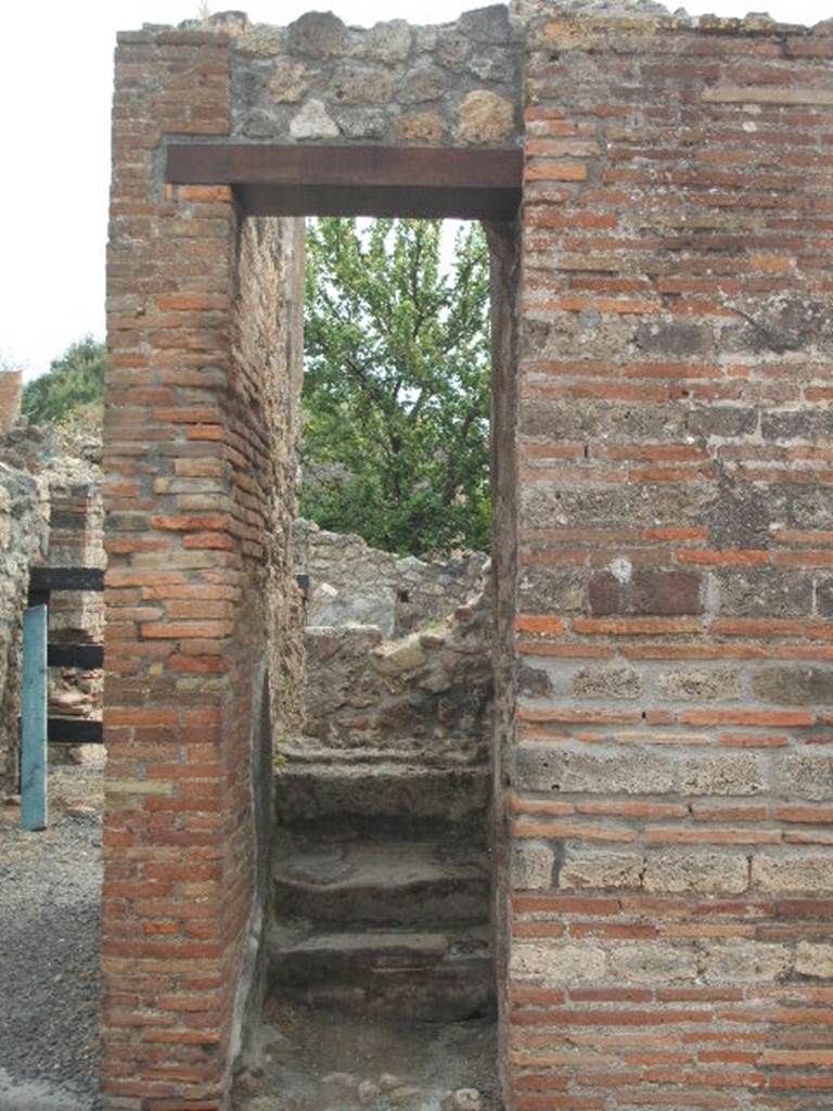 VIII.3.20 Pompeii. May 2005. Steps to upper floor. 