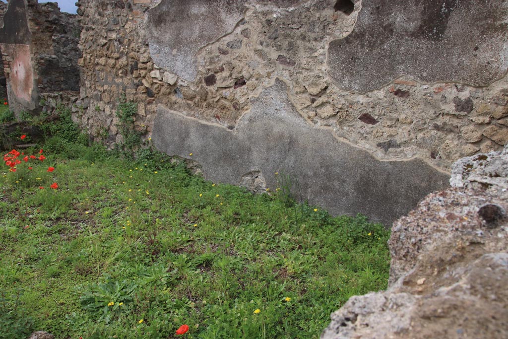 VIII.3.21 Pompeii. May 2024. 
Looking towards lower west wall of garden area (8), photo taken over wall from VIII.3.24. Photo courtesy of Klaus Heese.
