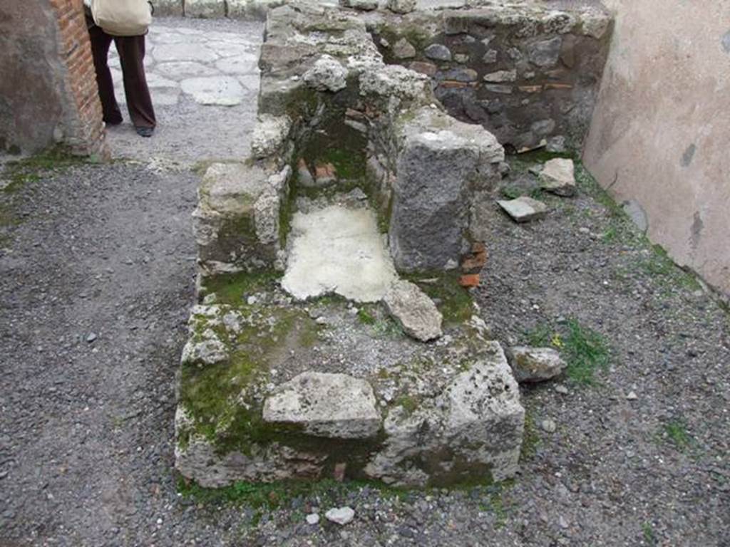 VIII.3.22 Pompeii.  December 2007.  Hearth in end of counter.