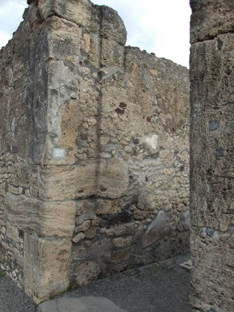 VIII.3.27 Pompeii.  December 2007.  North wall of vestibulum..