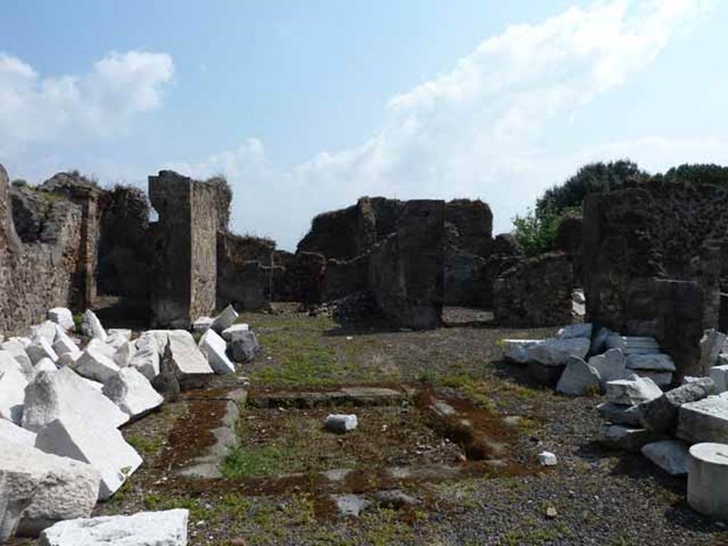 VIII.3.31 Pompeii. May 2010. Looking across atrium to rooms on east side.