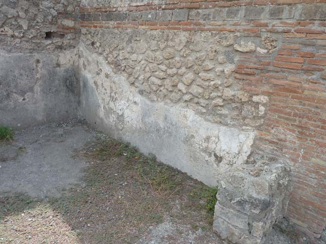 VIII.4.1 Pompeii. September 2015. West wall of rear room.

 
