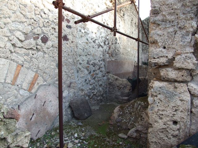 VIII.4.1 Pompeii. December 2007. Plastered vats or tubs in rear work area.