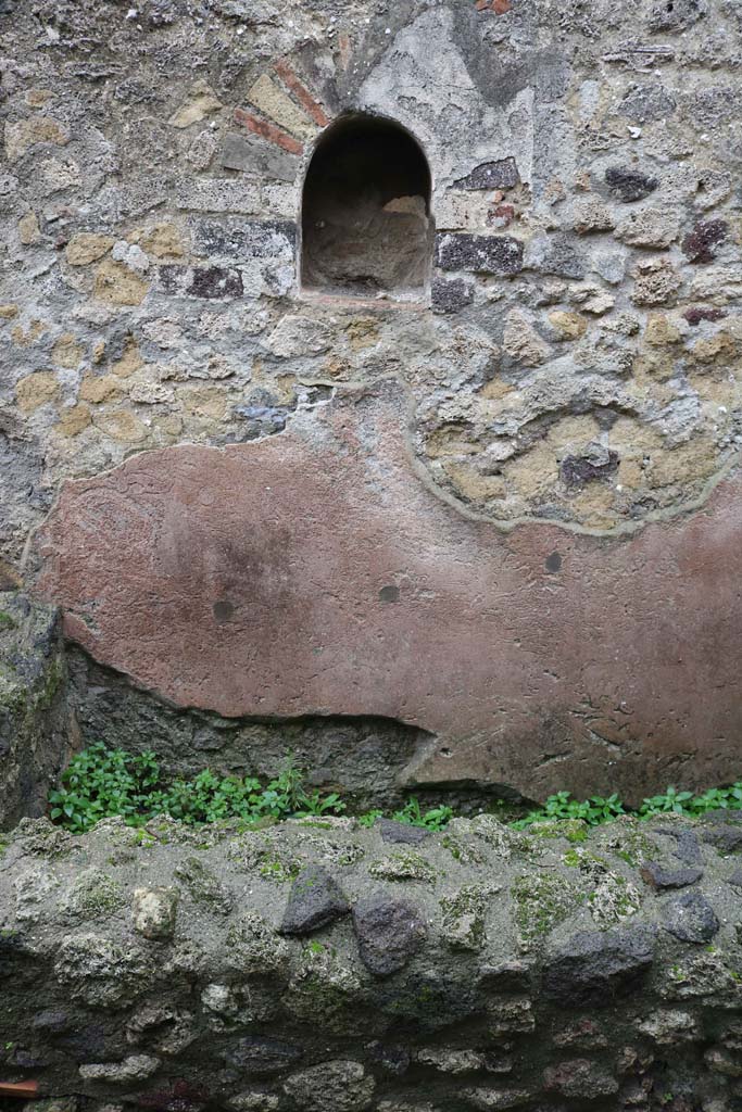 VIII.4.4, Pompeii. December 2018. 
Room 7, niche in east wall of kitchen. Photo courtesy of Aude Durand.

